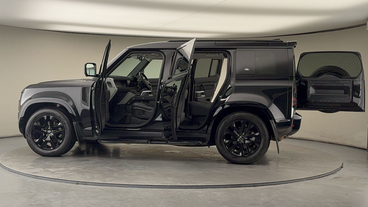 Used Land Rover Defender 110 2024 for sale - 77681549: Photo 48