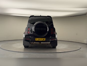 Used Land Rover Defender 110 2024 for sale - 77681549: Photo