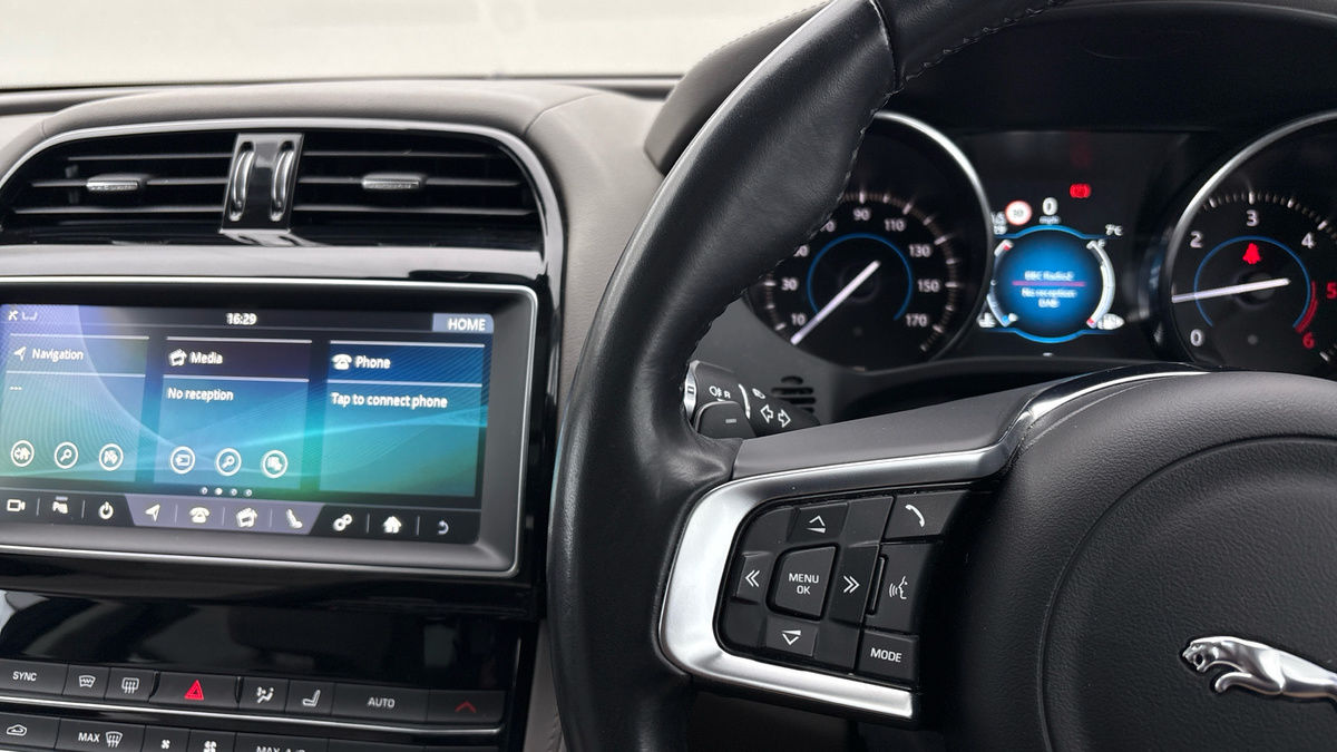 Used Jaguar F-Pace 2019 for sale - 76630353: Photo 13