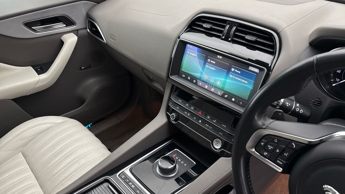 Used Jaguar F-Pace 2019 for sale - 76630353: Photo 18