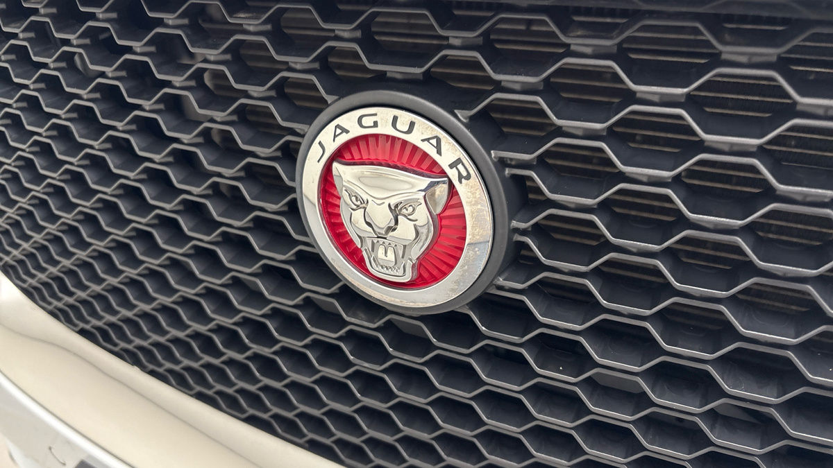 Used Jaguar F-Pace 2019 for sale - 76630353: Photo 24