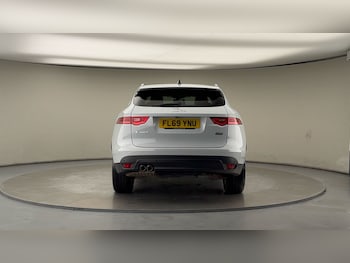 Used Jaguar F-Pace 2019 for sale - 76630353: Photo