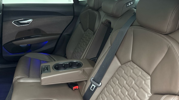 Used Audi e-tron GT 2021 for sale - 76334555: Photo 9