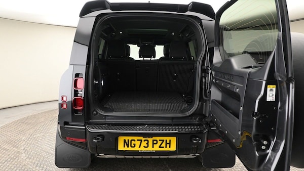 Used Land Rover Defender 110 2023 for sale - 75631738: Photo 10