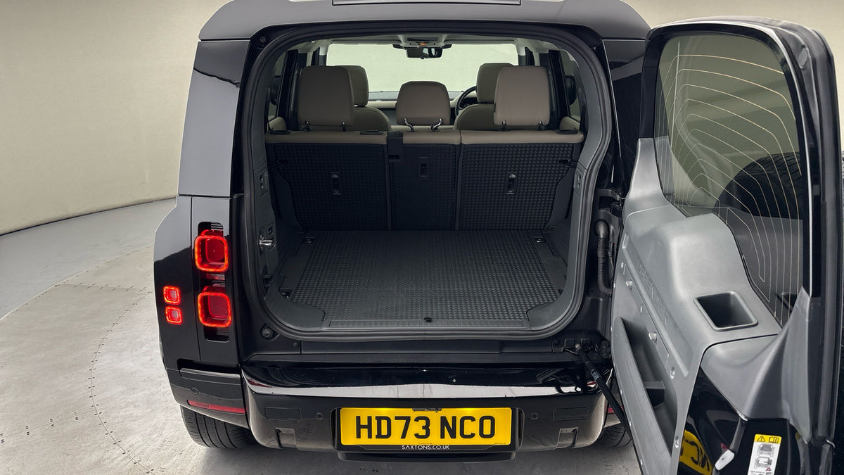 Used Land Rover Defender 110 2023 for sale - 77370419: Photo 11