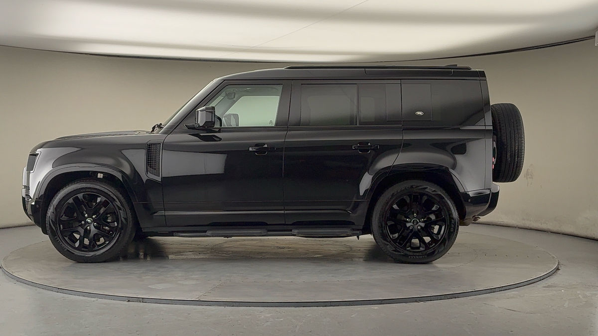 Used Land Rover Defender 110 2023 for sale - 77370419: Photo 15