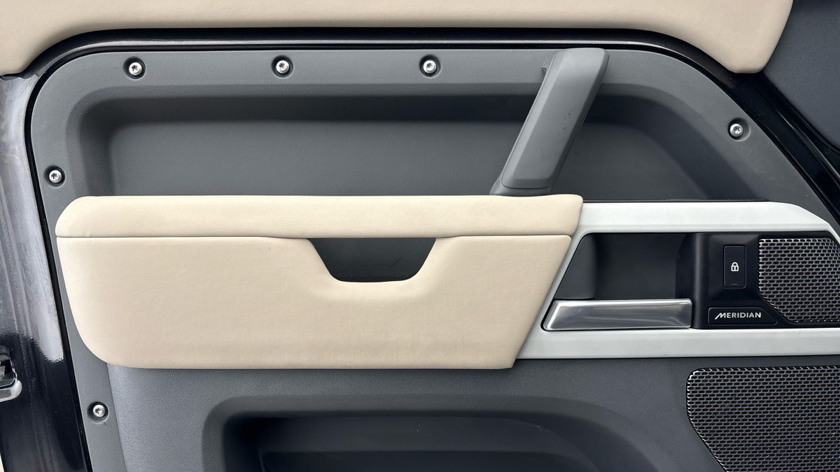 Used Land Rover Defender 110 2023 for sale - 77370419: Photo 19