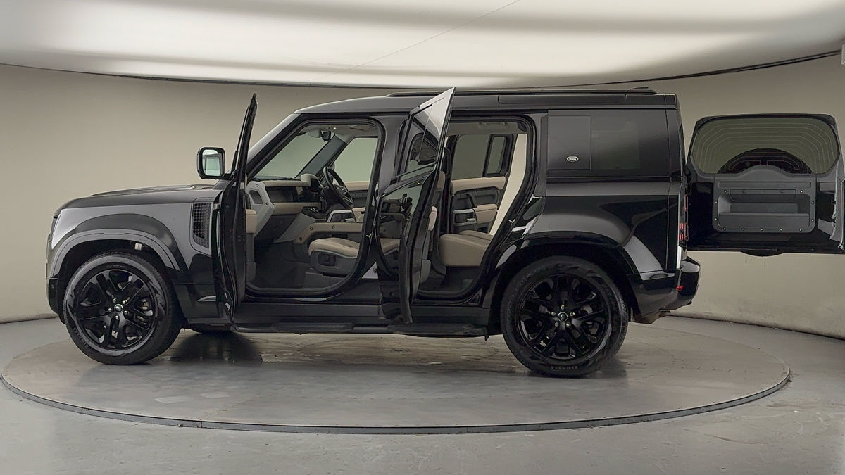 Used Land Rover Defender 110 2023 for sale - 77370419: Photo 46