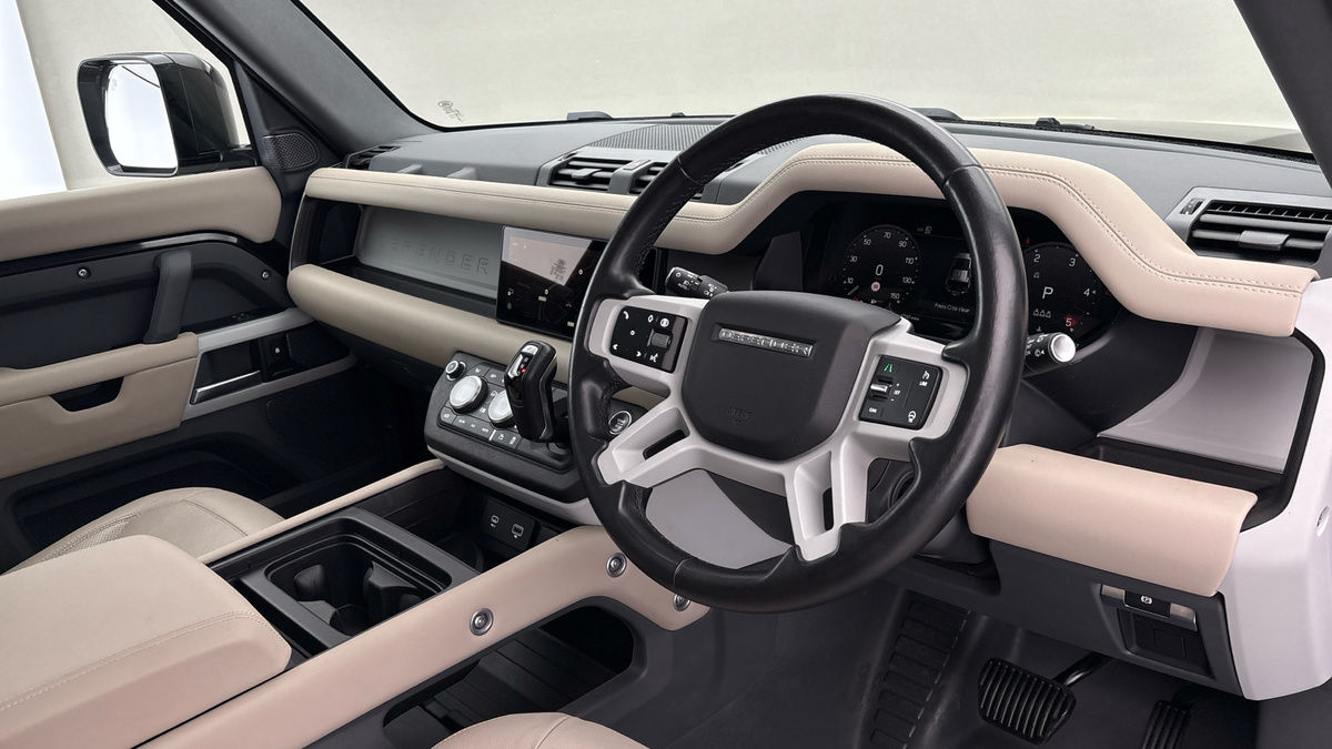 Used Land Rover Defender 110 2023 for sale - 77370419: Photo 5