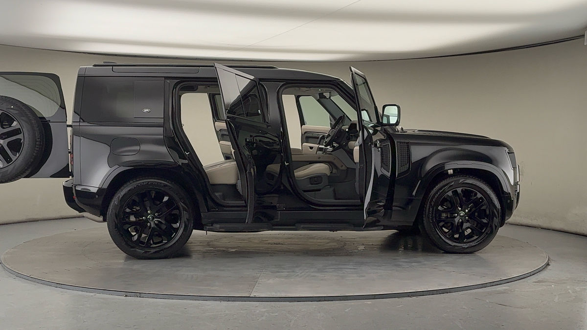 Used Land Rover Defender 110 2023 for sale - 77370419: Photo 56