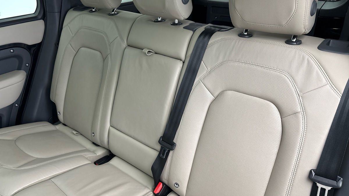 Used Land Rover Defender 110 2023 for sale - 77370419: Photo 8