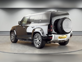 Used Land Rover Defender 110 2024 for sale - 78739118: Photo