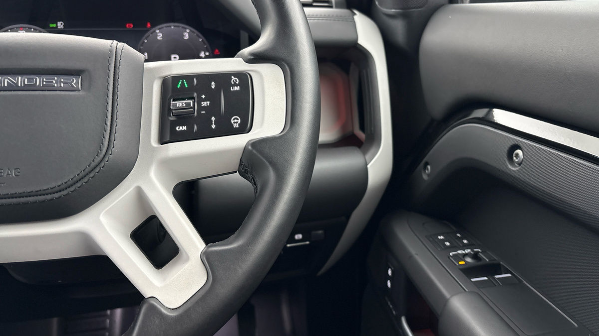 Used Land Rover Defender 2024 for sale - 77072914: Photo 14