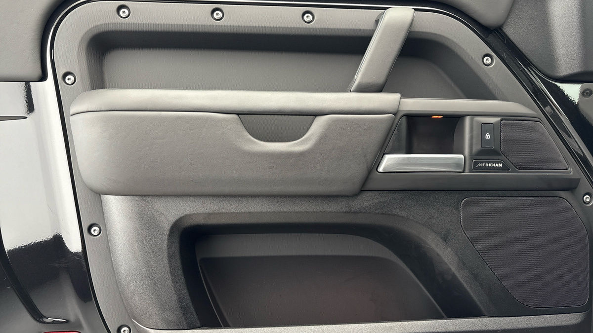 Used Land Rover Defender 2024 for sale - 77072914: Photo 19