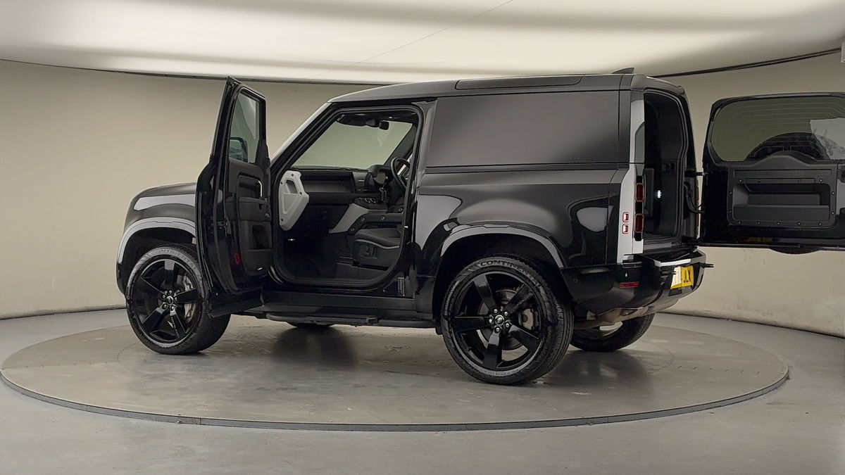 Used Land Rover Defender 2024 for sale - 77072914: Photo 45