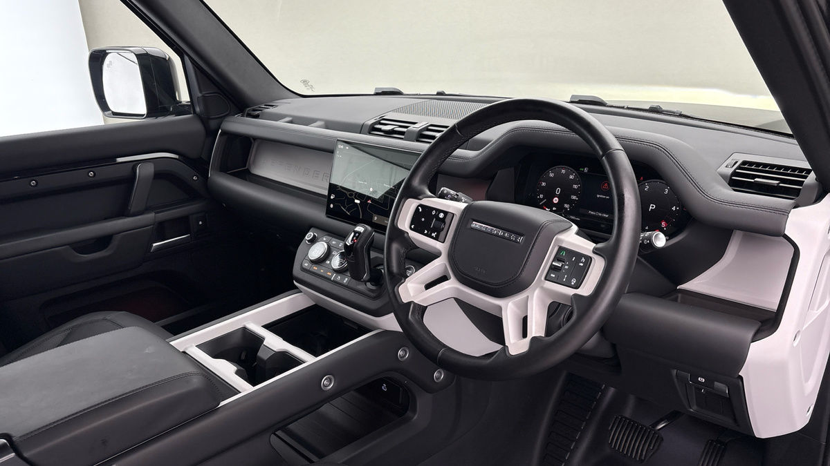 Used Land Rover Defender 2024 for sale - 77072914: Photo 5
