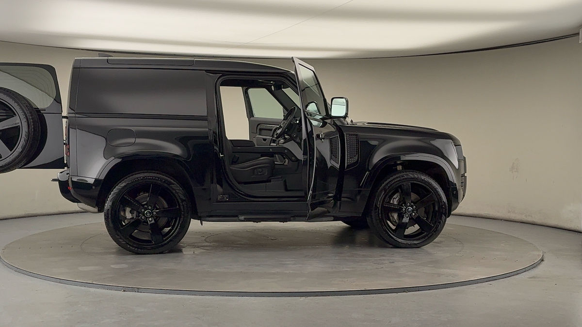 Used Land Rover Defender 2024 for sale - 77072914: Photo 56