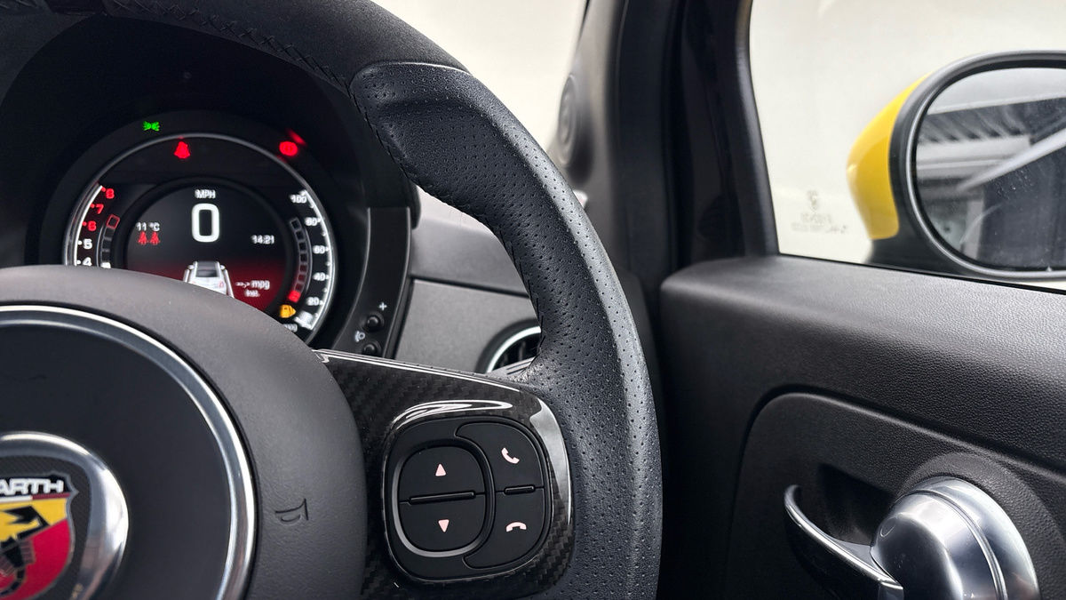 Used Abarth 695 2023 for sale - 77921048: Photo 14