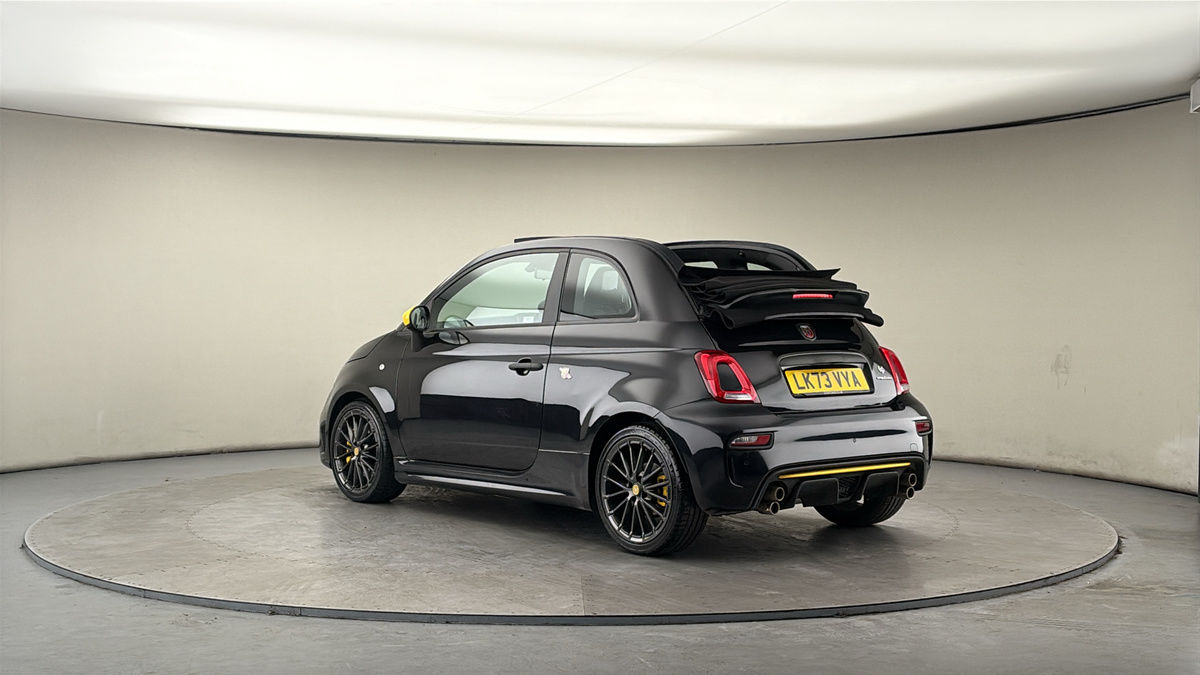 Used Abarth 695 2023 for sale - 77921048: Photo 2
