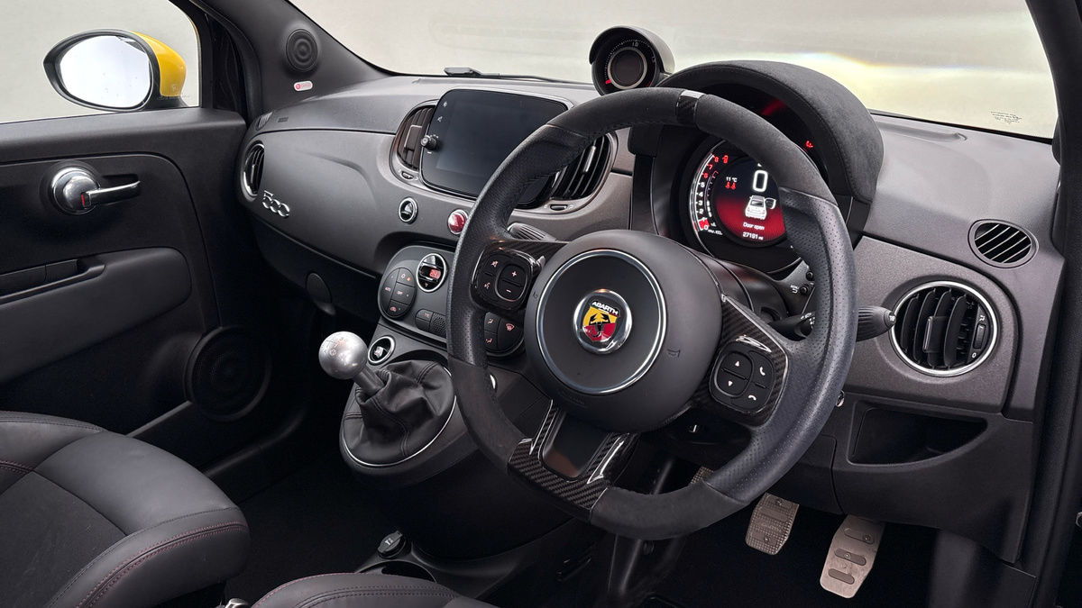 Used Abarth 695 2023 for sale - 77921048: Photo 5
