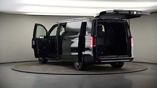 Used Mercedes-Benz V-Class 2023 for sale - 75078717: Photo 8