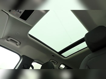 Used Land Rover Defender 110 2023 for sale - 75474443: Photo