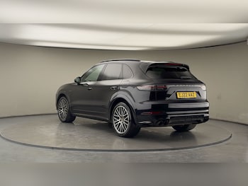Used Porsche Cayenne 2022 for sale - 77609656: Photo
