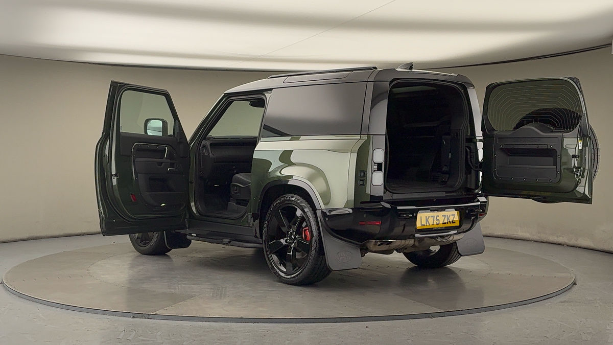 Used Land Rover Defender 90 2025 for sale - 77172895: Photo 43