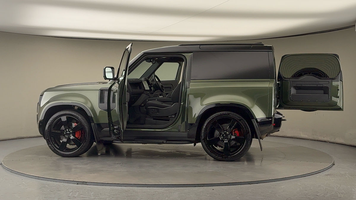 Used Land Rover Defender 90 2025 for sale - 77172895: Photo 46