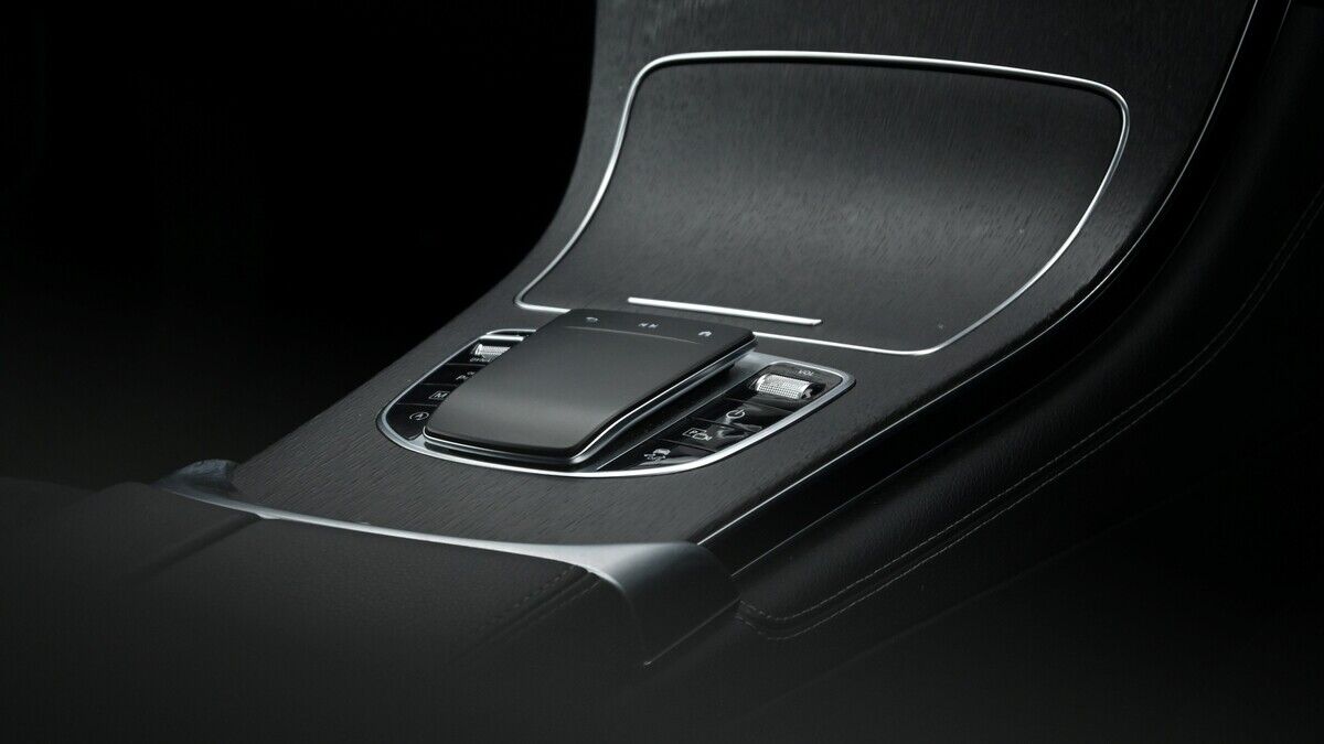 Used Mercedes-Benz GLC 2020 for sale - 76655649: Photo 2