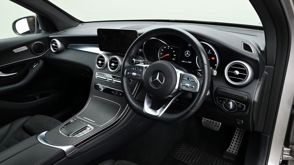 Used Mercedes-Benz GLC 2020 for sale - 76655649: Photo 3