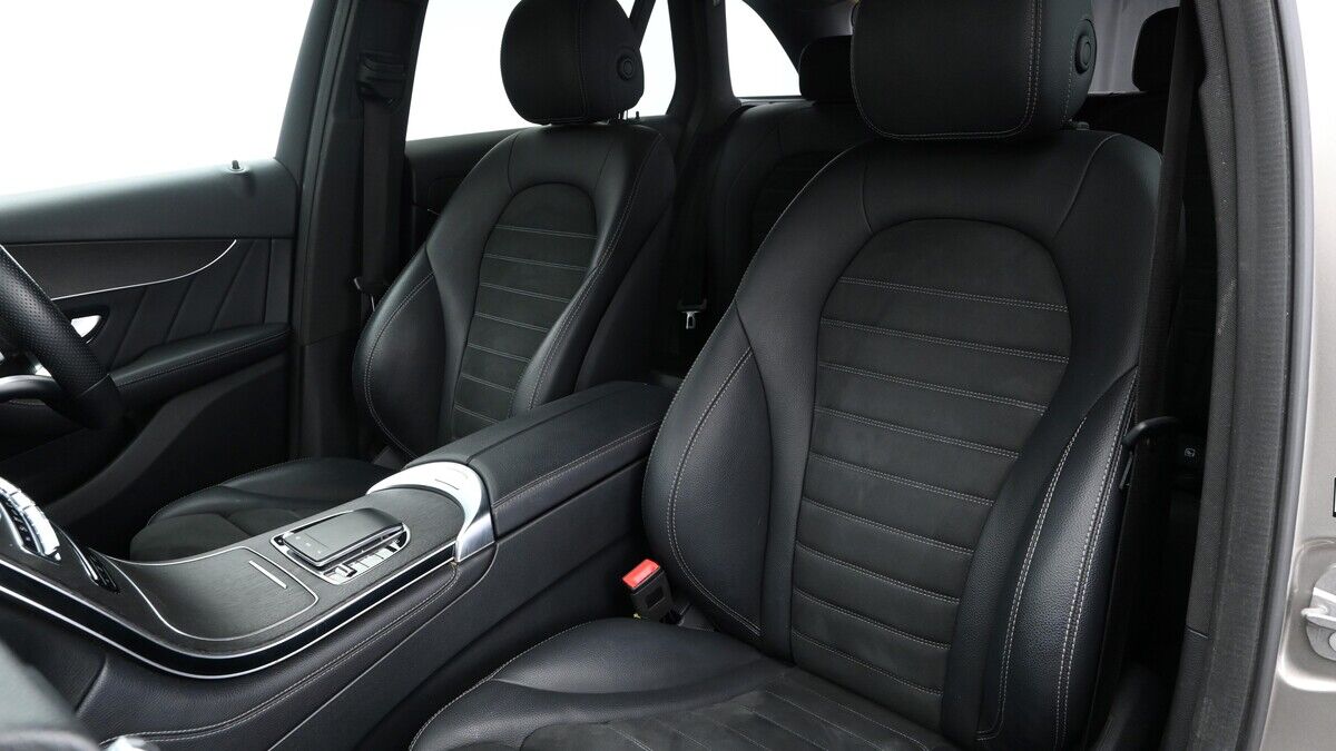 Used Mercedes-Benz GLC 2020 for sale - 76655649: Photo 4