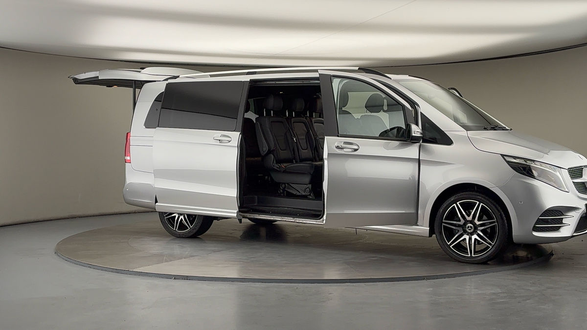 Used Mercedes-Benz V-Class 2023 for sale - 76280806: Photo 66