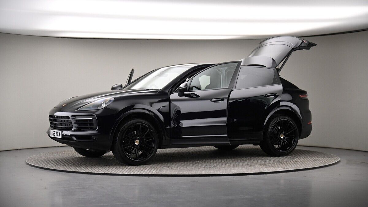 Used Porsche Cayenne 2019 for sale - 76430650: Photo 49