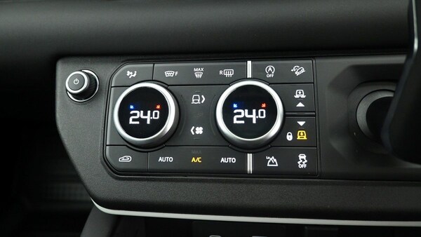 Used Land Rover Defender 110 2024 for sale - 74092876: Photo 12