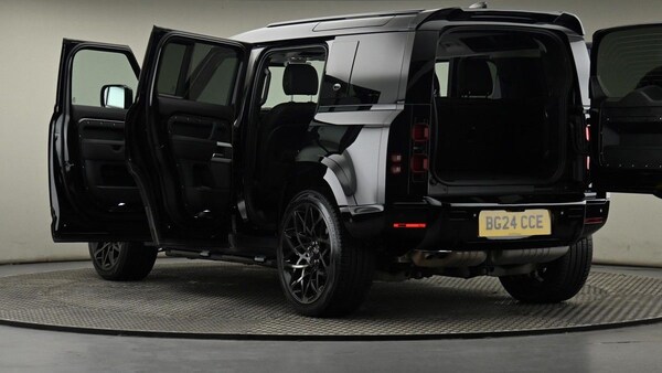 Used Land Rover Defender 110 2024 for sale - 74092876: Photo 29