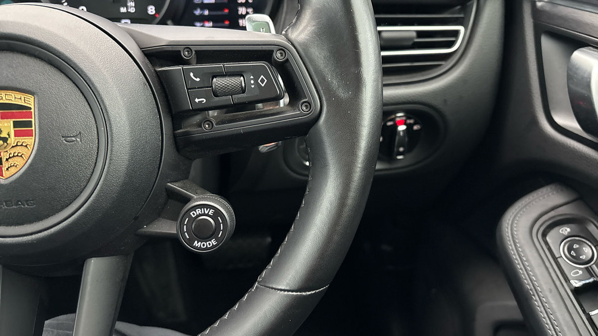 Used Porsche Macan 2021 for sale - 77189048: Photo 14