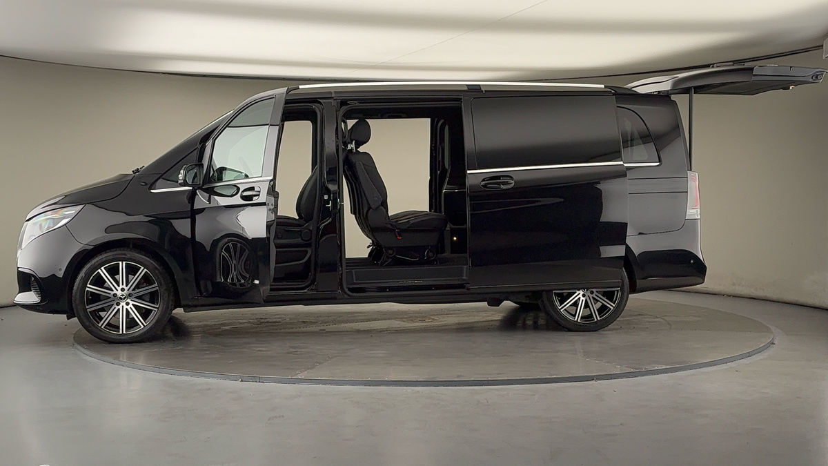 Used Mercedes-Benz V-Class 2024 for sale - 76119525: Photo 48