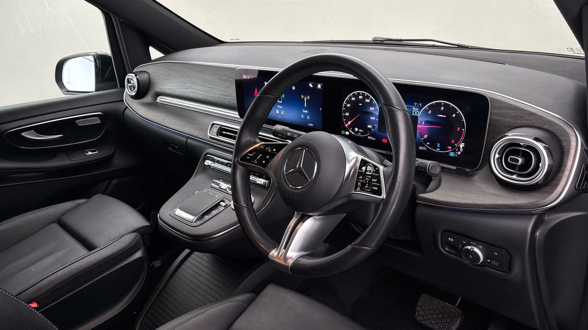 Used Mercedes-Benz V-Class 2024 for sale - 76119525: Photo 5