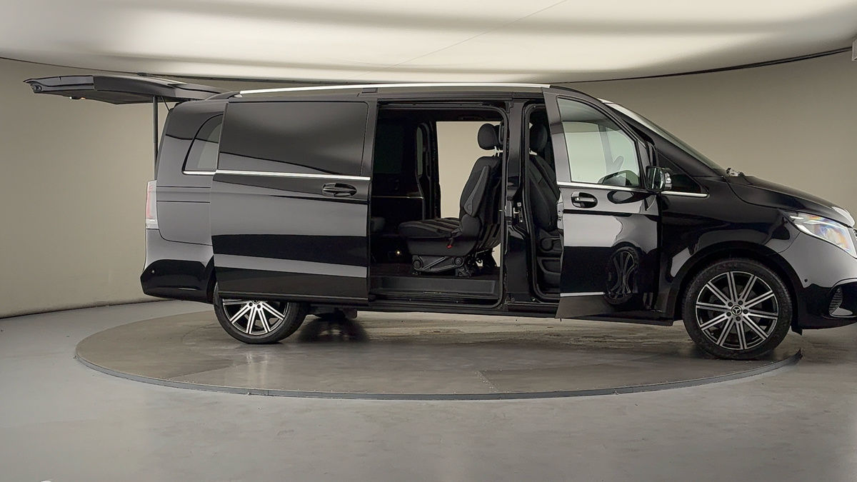 Used Mercedes-Benz V-Class 2024 for sale - 76119525: Photo 56