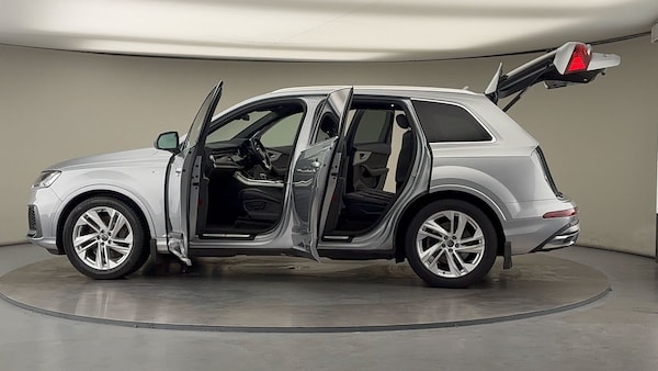 Used Audi Q7 2020 for sale - 76106450: Photo 47