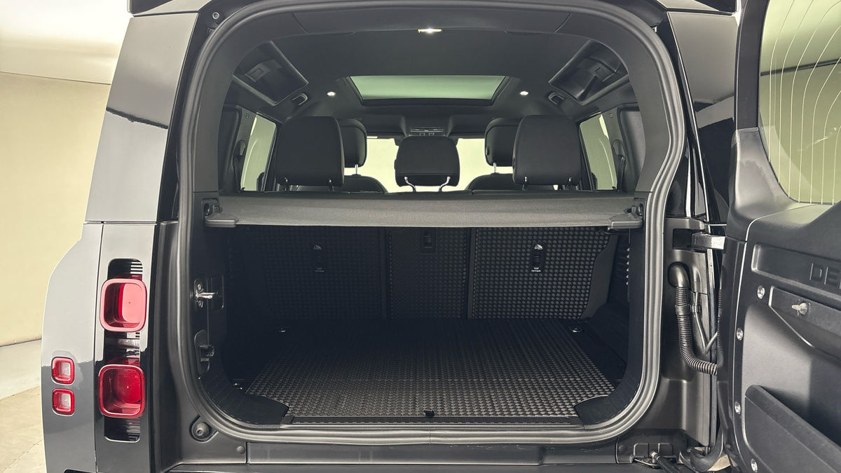 Used Land Rover Defender 110 2025 for sale - 76323894: Photo 11