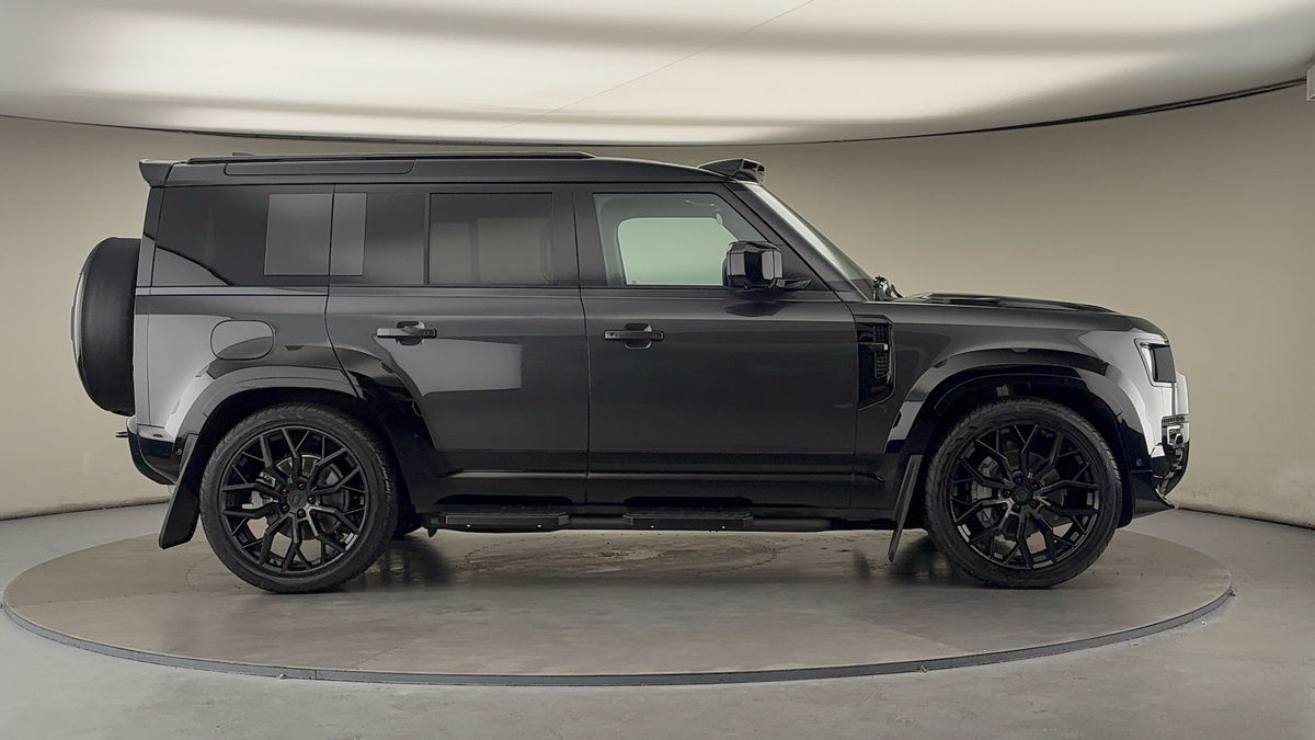 Used Land Rover Defender 110 2025 for sale - 76323894: Photo 16