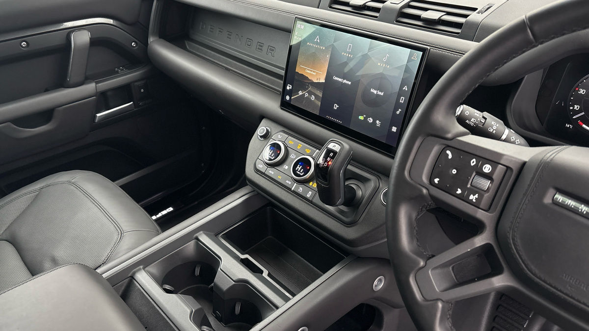 Used Land Rover Defender 110 2025 for sale - 76323894: Photo 18