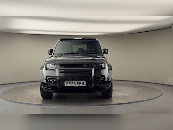 Used Land Rover Defender 110 2025 for sale - 76323894: Photo 3