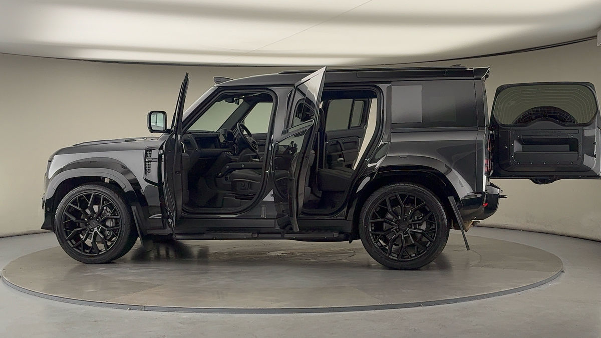 Used Land Rover Defender 110 2025 for sale - 76323894: Photo 49