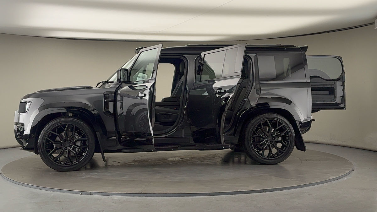 Used Land Rover Defender 110 2025 for sale - 76323894: Photo 50