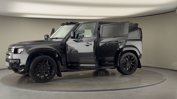 Used Land Rover Defender 110 2025 for sale - 76323894: Photo 51
