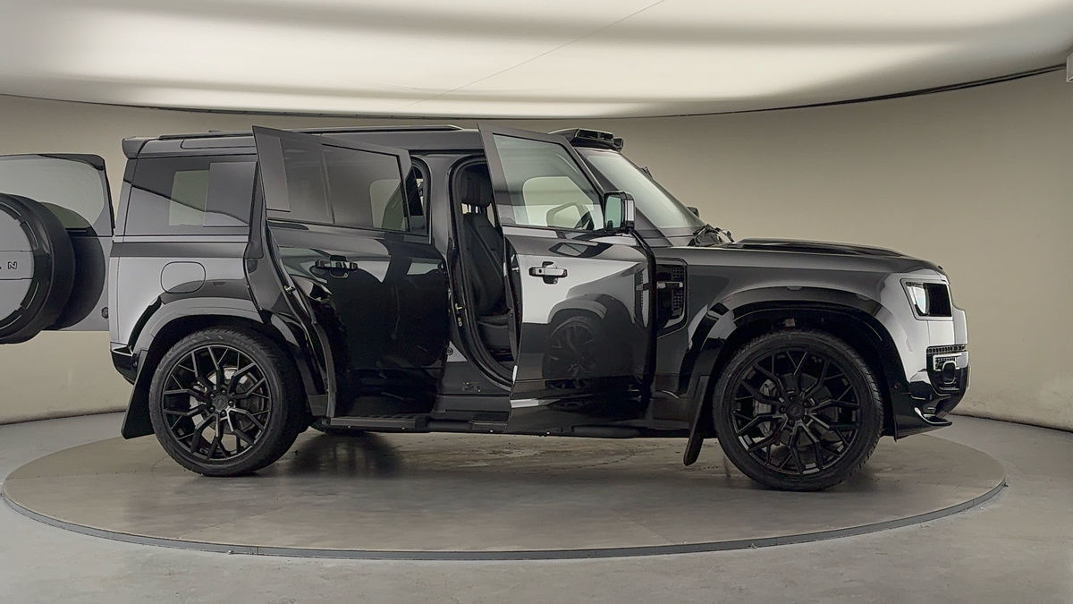 Used Land Rover Defender 110 2025 for sale - 76323894: Photo 58