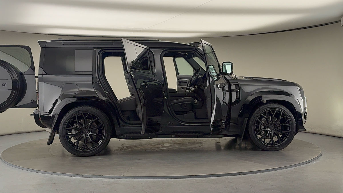 Used Land Rover Defender 110 2025 for sale - 76323894: Photo 59